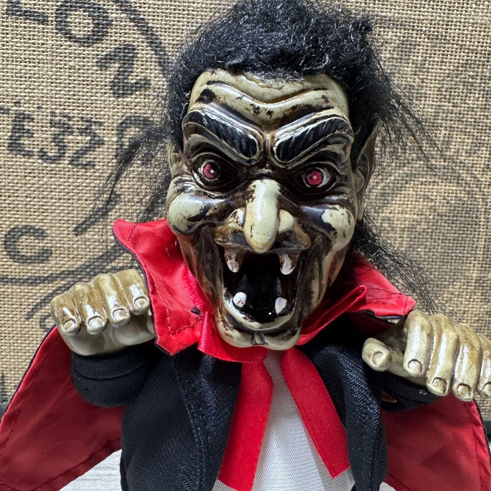 Christmas Intl. GHOULISH WALKERS 8" DRACULA Figure Halloween Decoration Troll - Picture 5 of 5